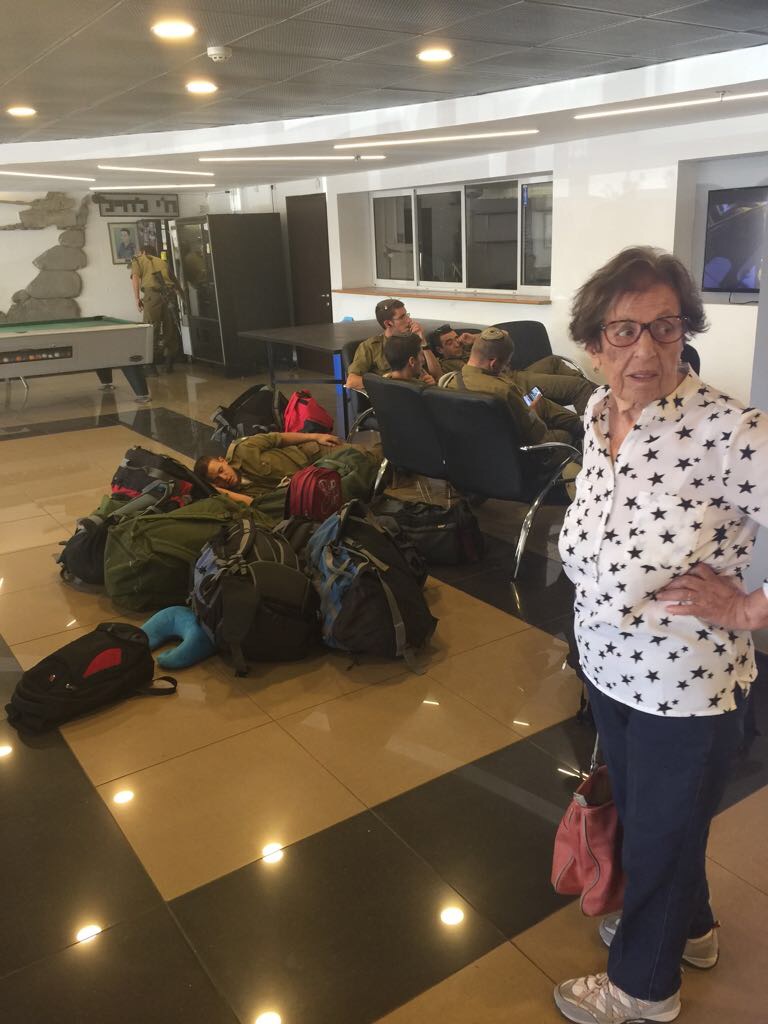 8cdfd636-23e8-415c-9768-14497849244a