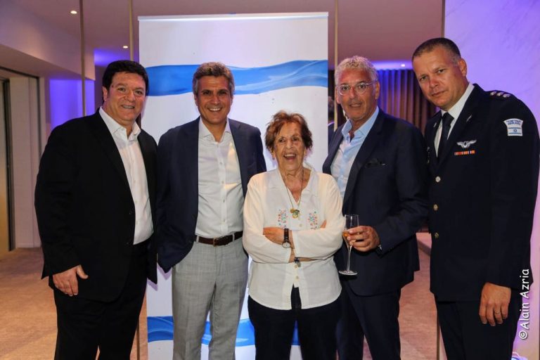 8febb9ff-93bf-4a04-a5f3-d3b89f2dbbea